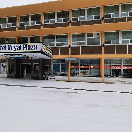 Hotel Royal Plaza Уинипег Екстериор снимка